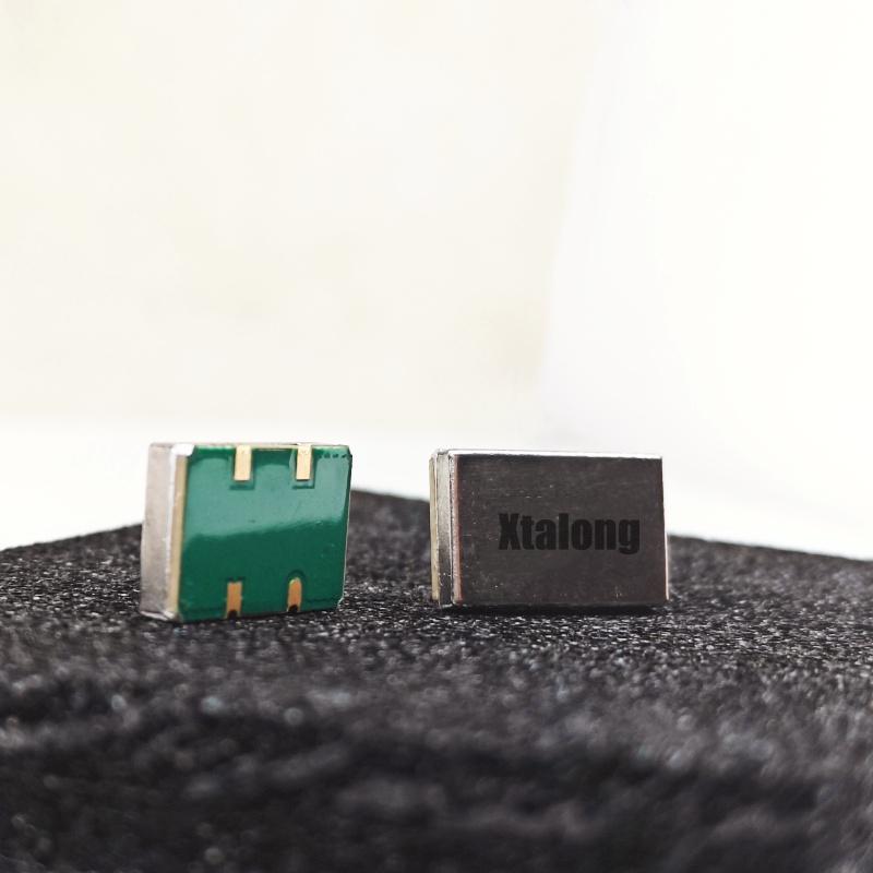 Ultra low phase noise VCXO