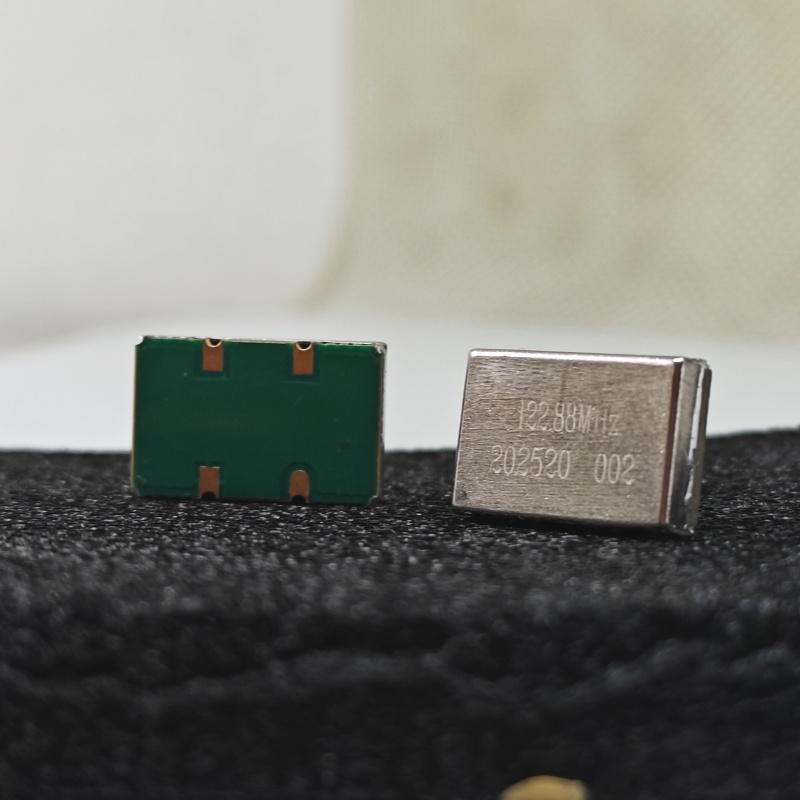VCXO square wave output